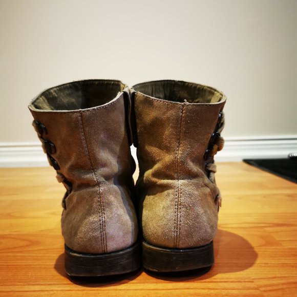 Olive green grungy suede Nine West boots - Picture 2 of 10